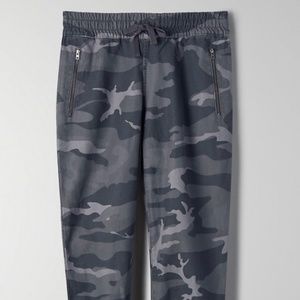 Aritzia TNA Alix Pants